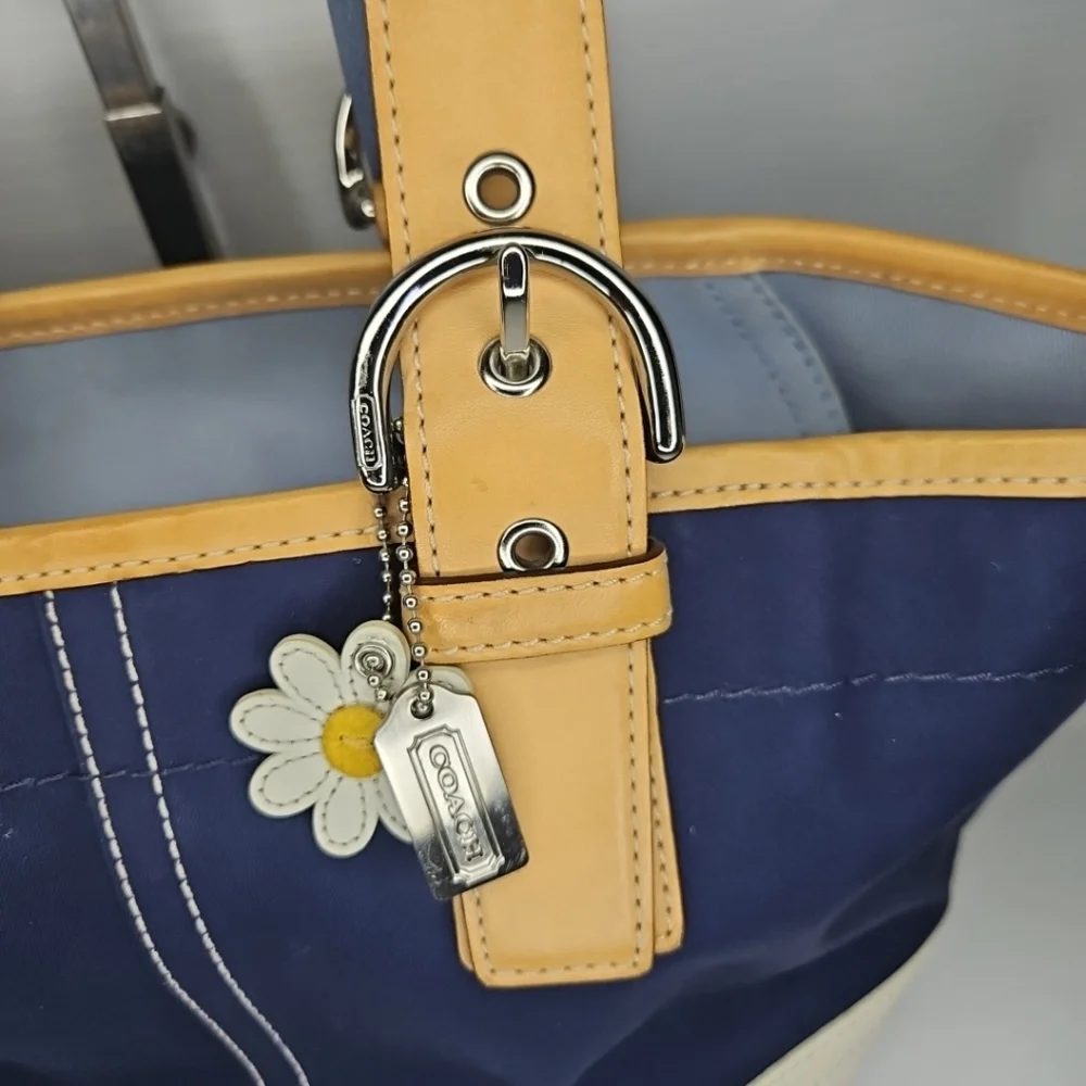 Coach Vintage Y2K SoHo Hampton Mini Daisy Canvas Tote Bag Purse L3J-4428 - Picture 5 of 12